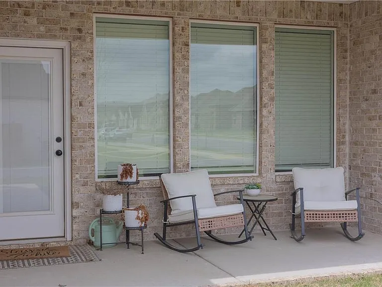 112 S Broyles Ave — Photo 22