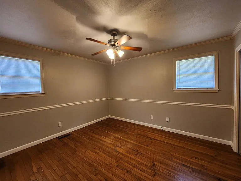 702 Pineridge Dr — Photo 10