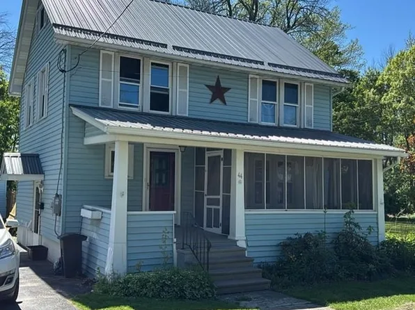 44 Grove St, Massena, NY 13662