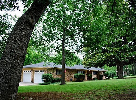 3rd image of 2433 Kayewood Dr