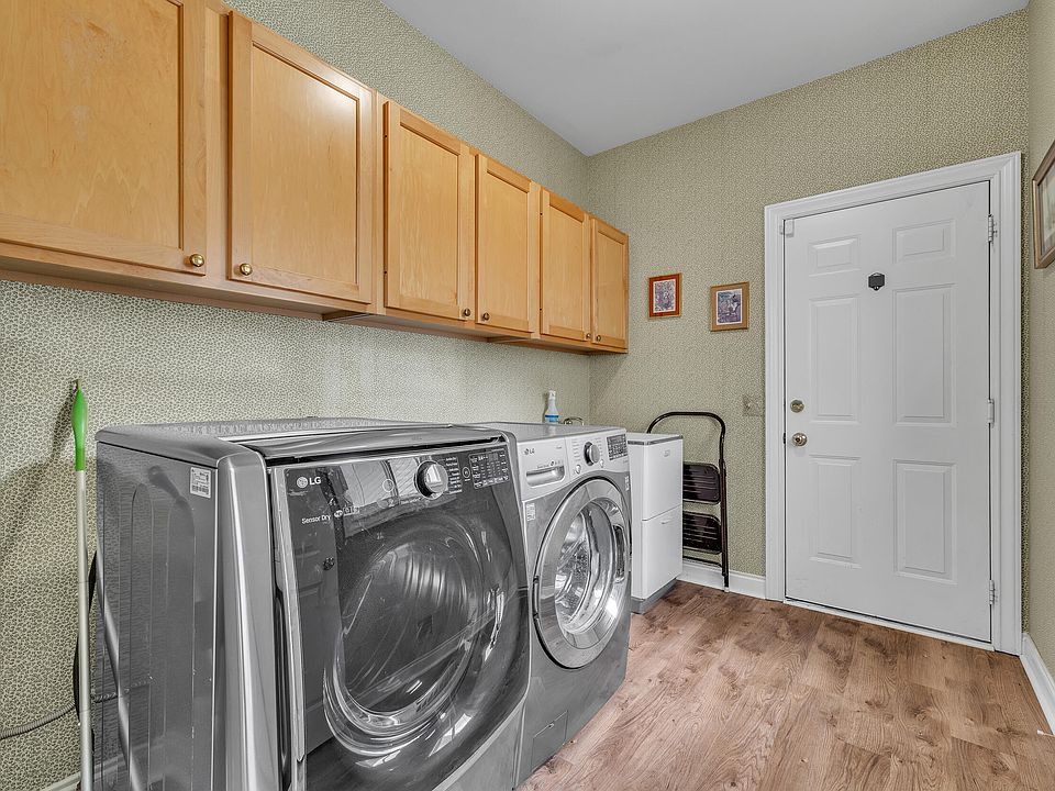21521 Garrison St, photo 17