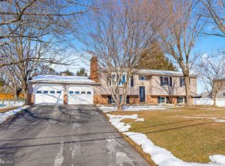 1015 Long Ln, Millersville, PA 17551