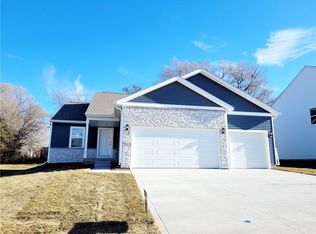 3003 Brook View Dr, Des Moines, IA 50317