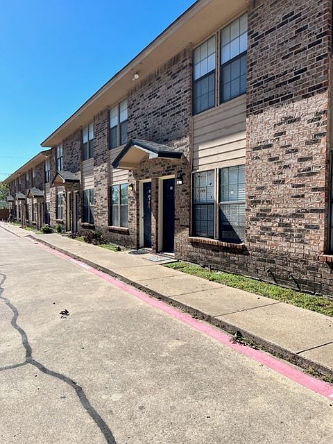 1st image of 600 Grand Ave #110