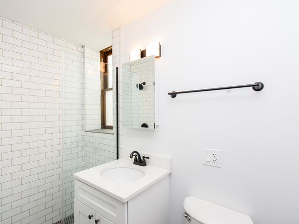 1008 W Altgeld St #10