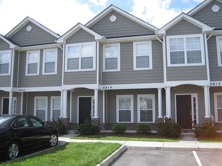 1st image of 5014 Glen Canyon Dr.
