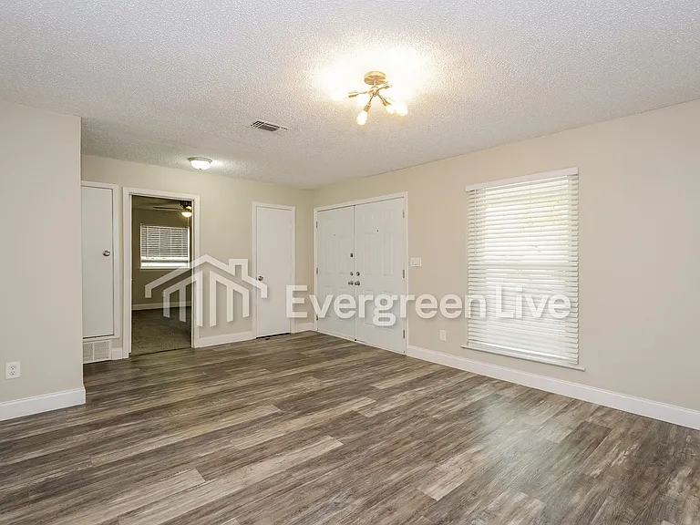 916 Gettysburg Pl — Photo 7