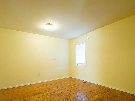 2nd image of 304 Wade Rd
