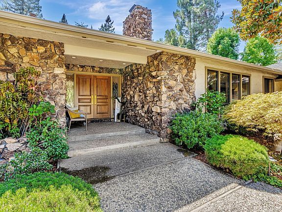 4th image of 19680 Versailles Way