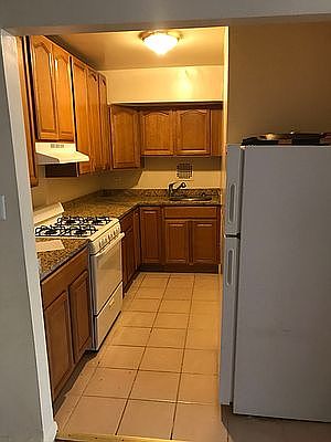 2nd image of 465 E 7th St #46