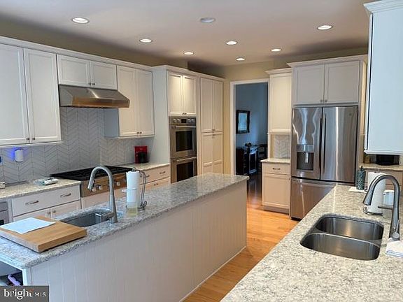 5th image of 7588 Easton Club Dr