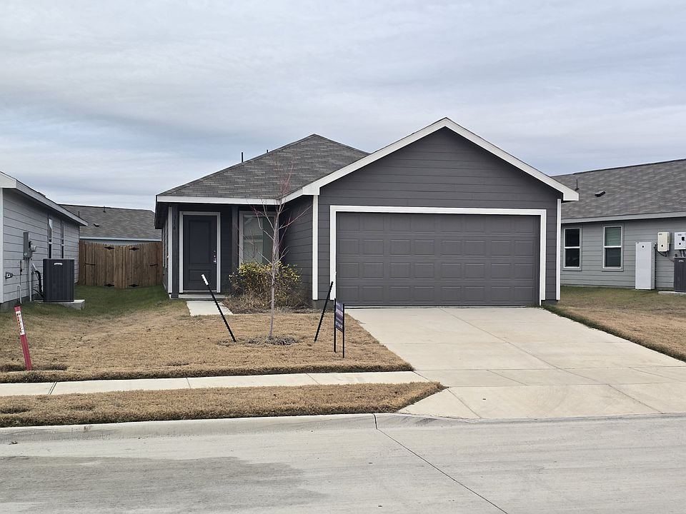 1st image of 316 Thresher Ln