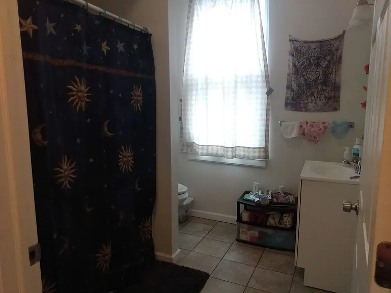 1831 arington ave — Photo 2