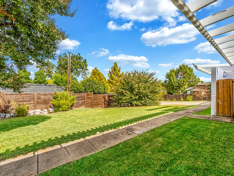 7847 Northaven Rd — Photo 40