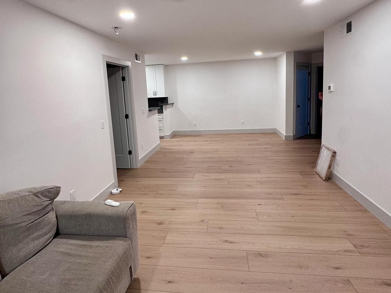 2 bed, 1000 sqft, $2,400 — Photo 3