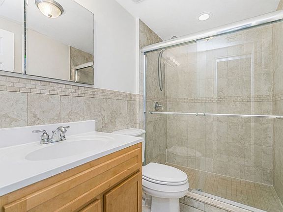 4th image of 8403 19th Ave #2A