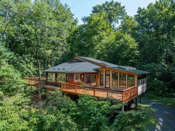 25 Birch Ln, Northampton, MA 01062