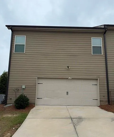 2919 Weyhill Trl — Photo 2
