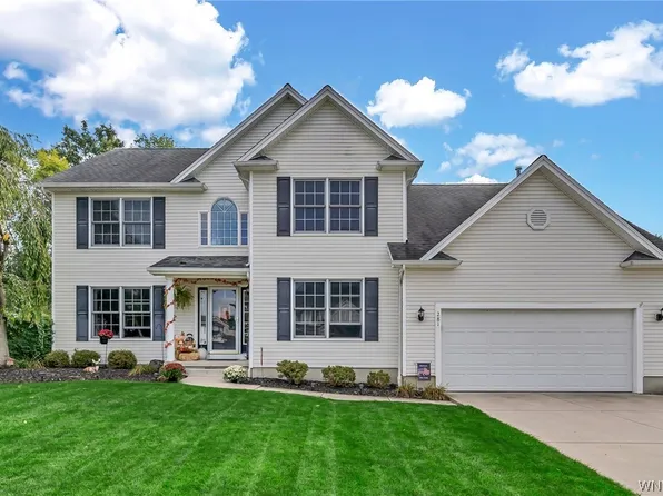 281 San Fernando Ln, East Amherst, NY 14051