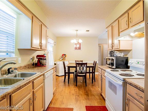 5th image of 6970 Gray Oaks Dr
