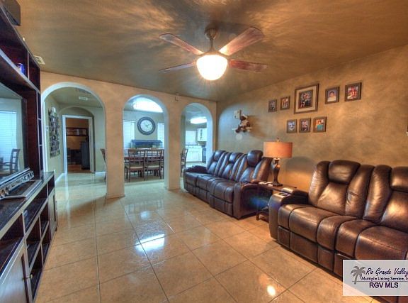 5th image of 526 Chapote Ave