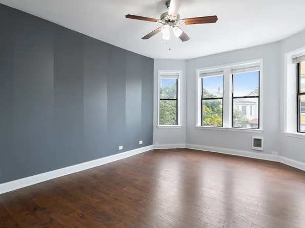 The Dickens Courtyard