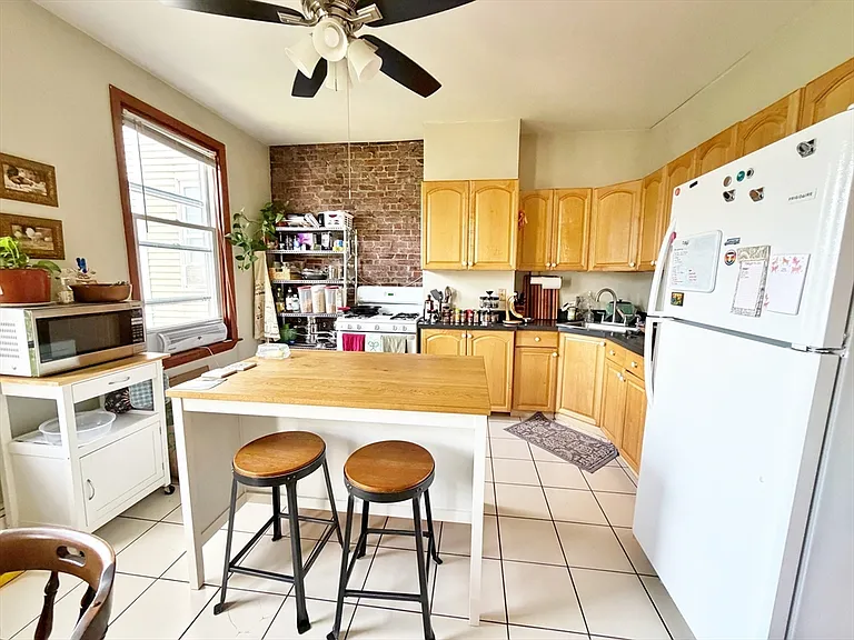 84 Webster St #2 — Photo 3