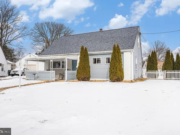 26 Park Dr, Eagleville, PA 19403