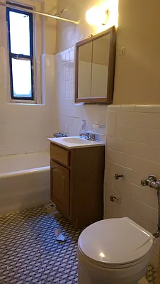 Rented by Lang Realty LLC | media 4