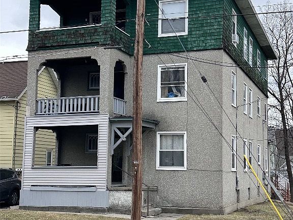 2nd image of 15 Carlton St