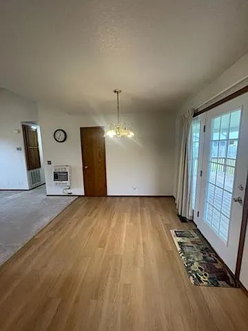 3 bed, 1381 sqft, $1,450 — Photo 4