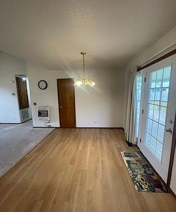 4th image of 13661 Pierce Ln