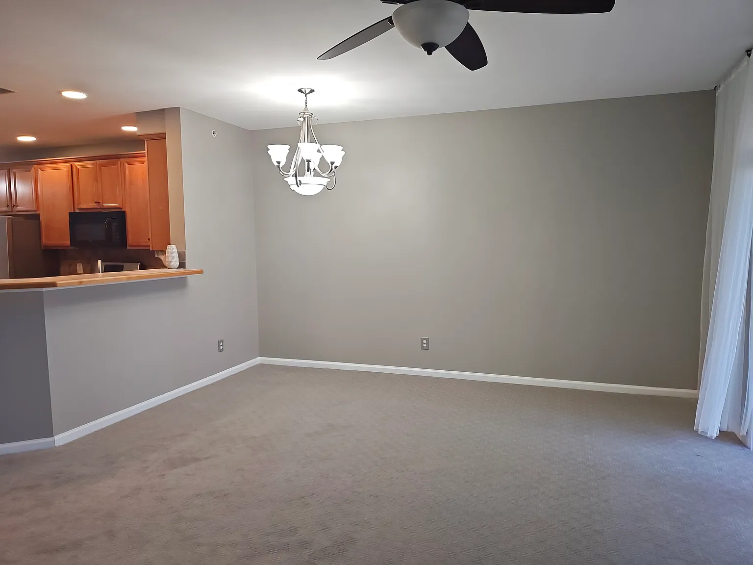 4 bed, 1885 sqft, $3,200 — Photo 3