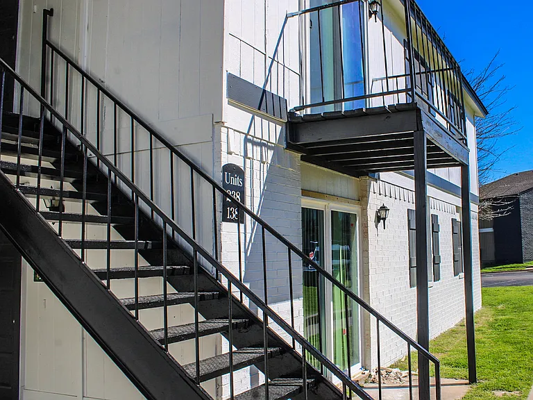 Saddle Ridge Apartments — Photo 13