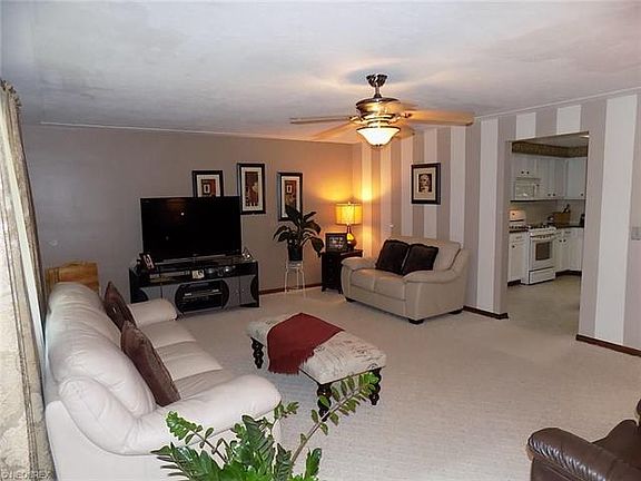 2nd image of 3944 Ivanhoe Dr