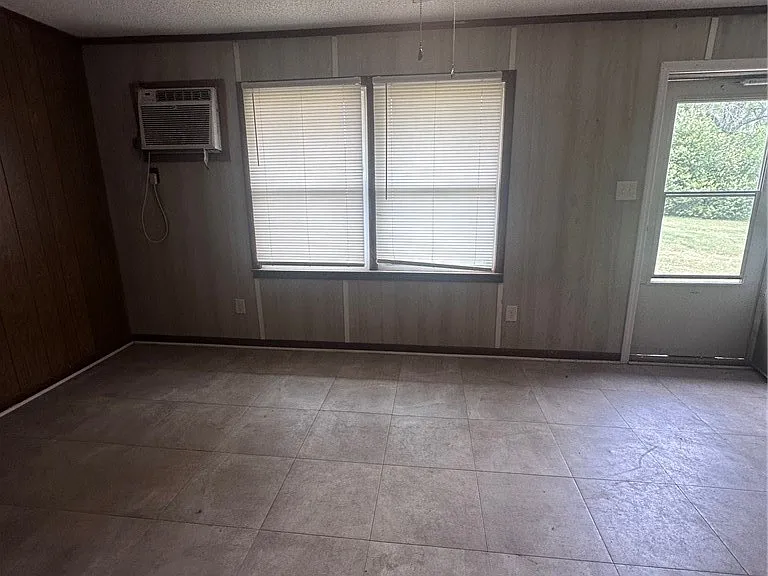1047 Rulnick St #D — Photo 2