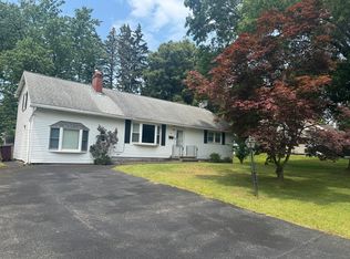 32 Witte Rd, Albany, NY 12203