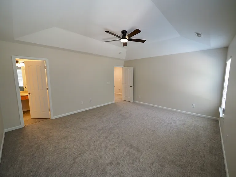 27 Border Ave — Photo 16