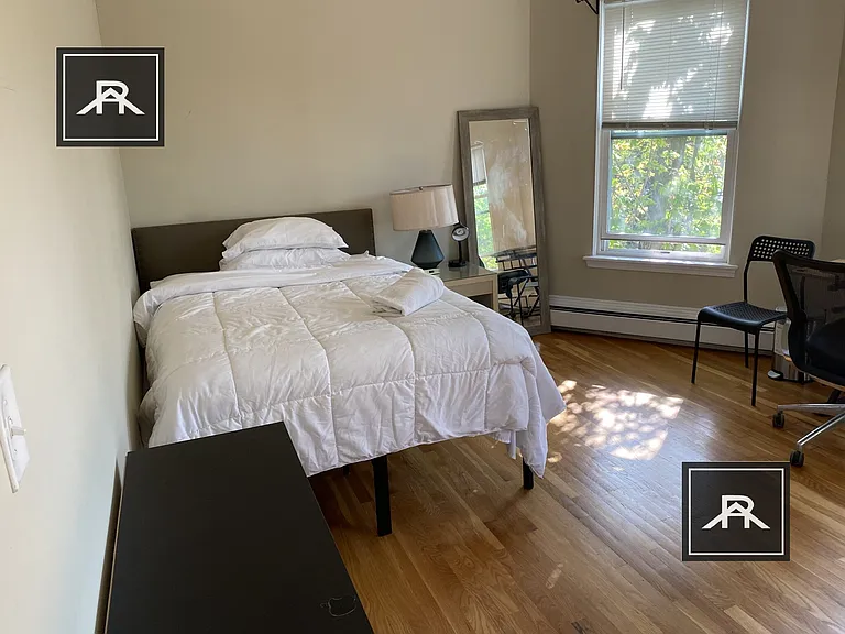 1002 Memorial Dr #2F — Photo 13