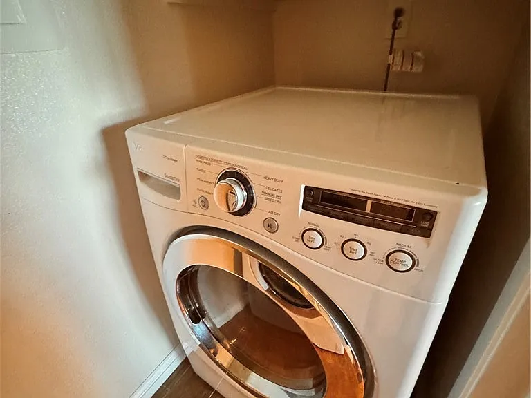 1312 S Saltair Ave #210 — Photo 8