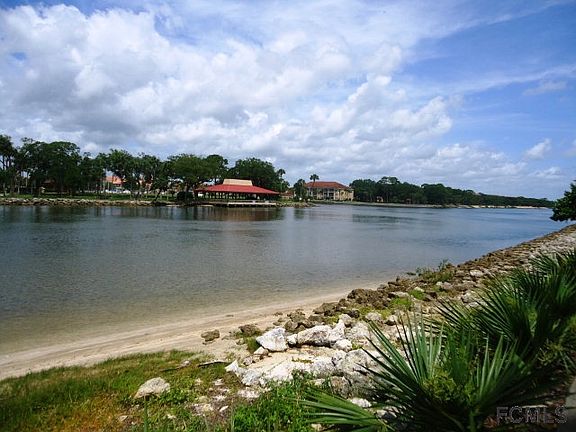 4th image of 246 Yacht Harbor Dr