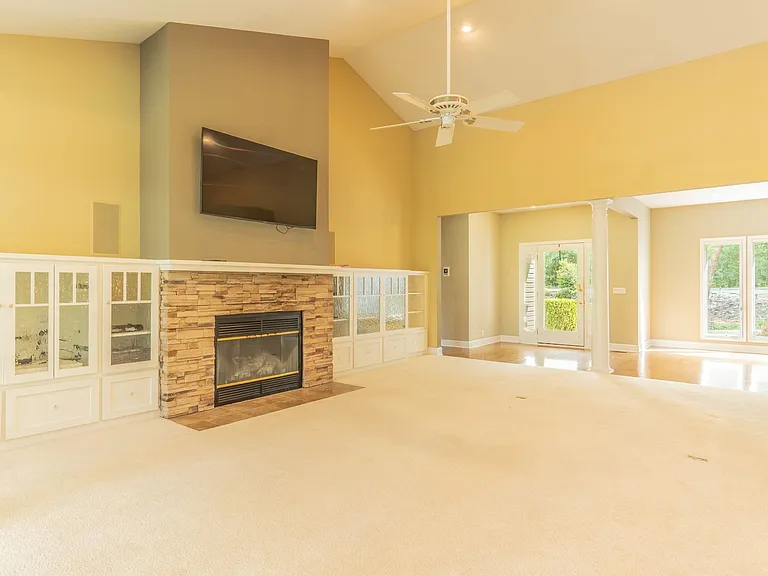 10 Lindura Ln — Photo 6