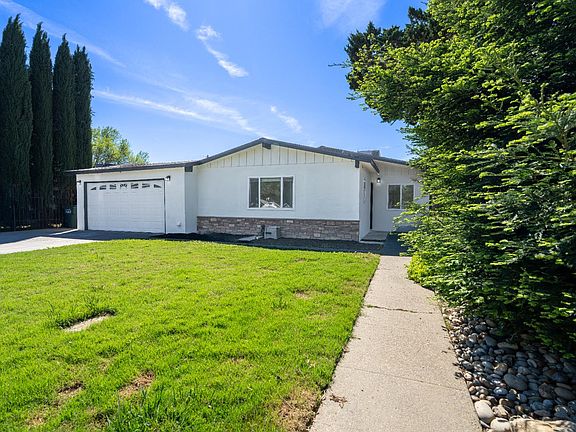 3rd image of 1570 E 26th St