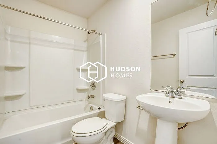 126 N San Ignacio Ave — Photo 10