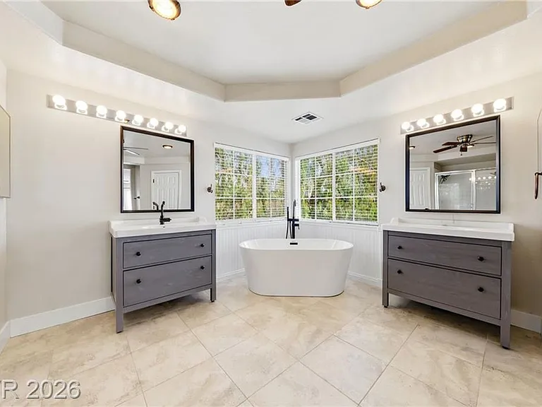 2551 Williamsburg St — Photo 46