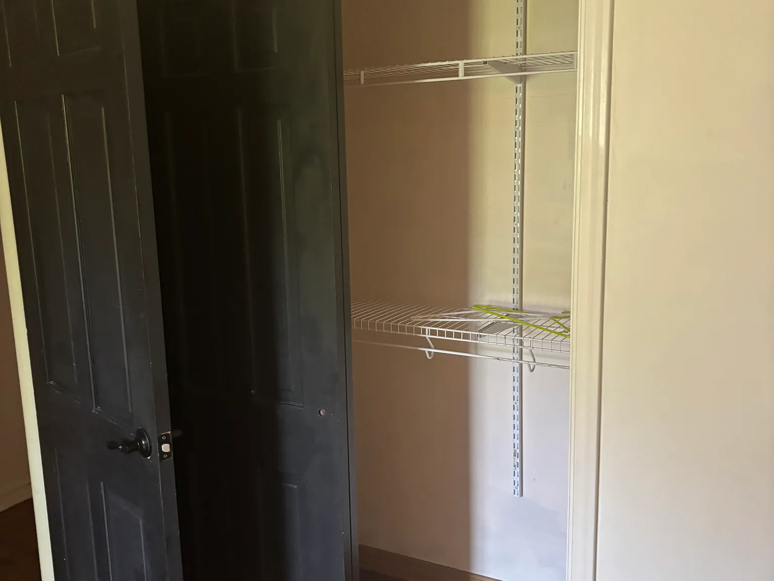 3 bed, 1.5 bath, 1367 sqft, $1,400 — Photo 4