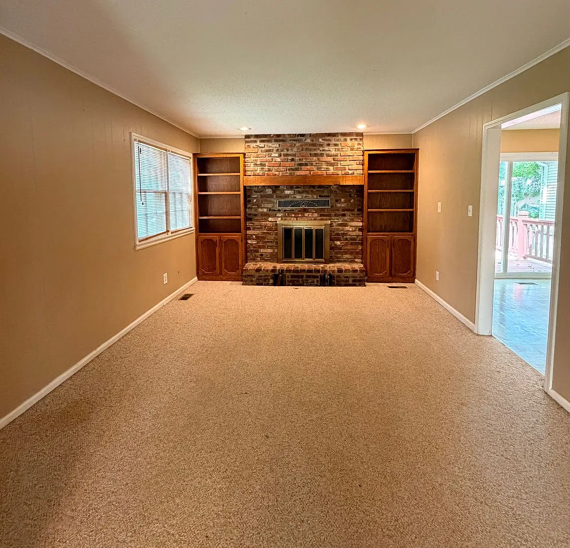 Spacious 5-Bedroom, 3 Bath Home with Finished Basement & Large Yard in lovely Roeland Park! — Photo 1