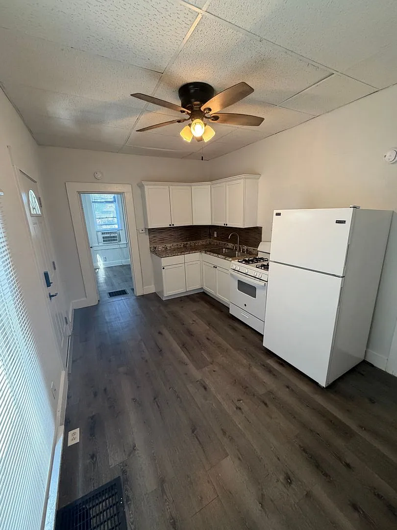 212 Tinkler — Photo 4