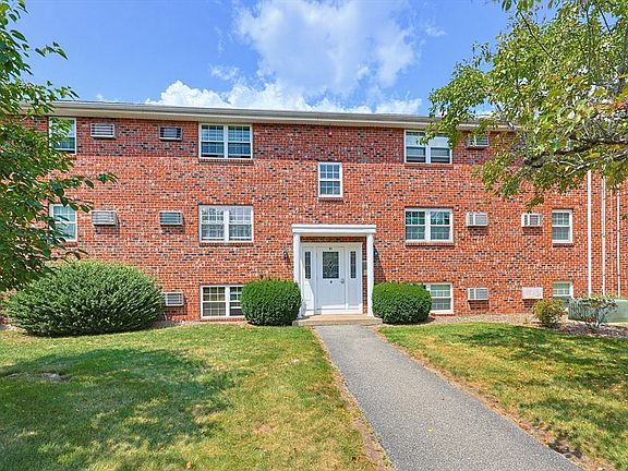 2nd image of 91 Pleasant St APT D1