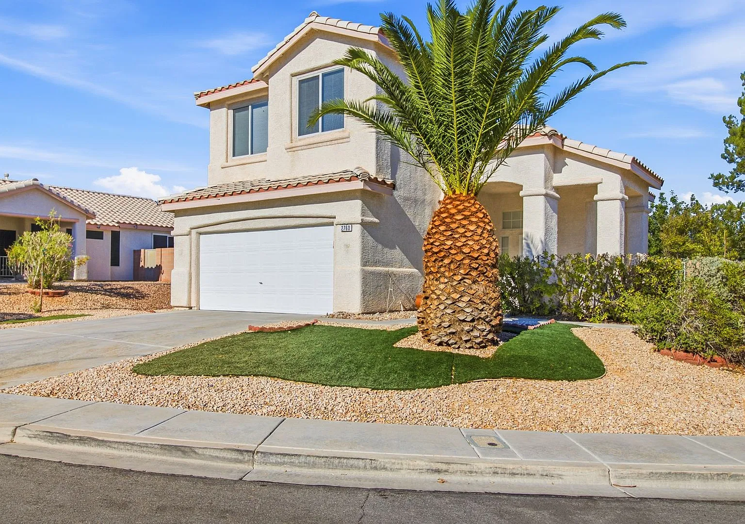 Charming Henderson Home on a Corner Cul-de-Sac Lot — Photo 4
